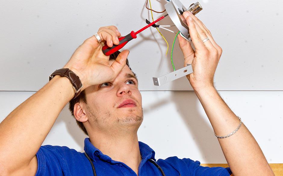je recherche un électricien Rueil-Malmaison